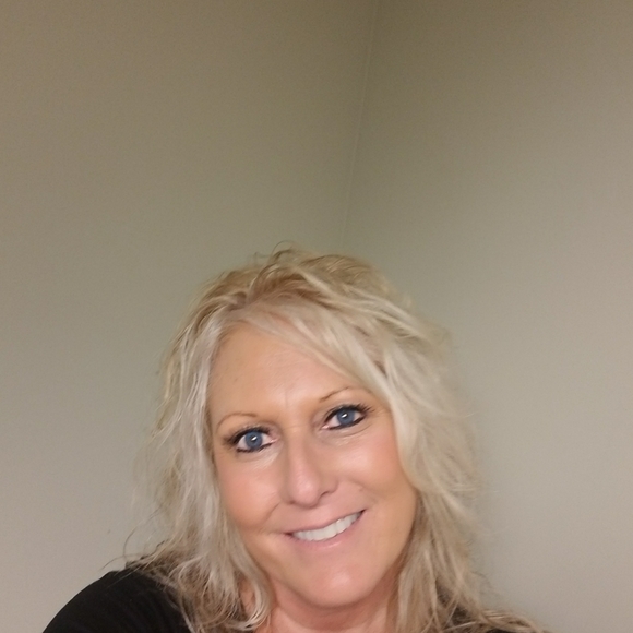 Meet your Posher, Debee - Picture 1 of 1